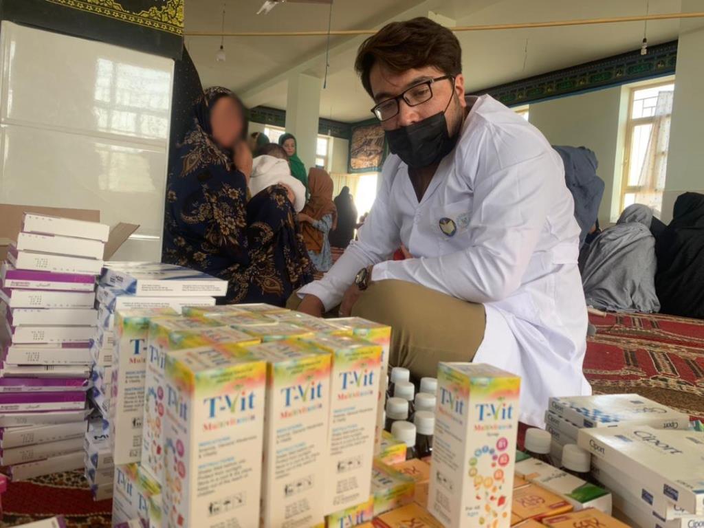 خدمات صحی در مناطق محروم و زلزله زده